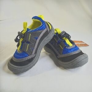 Northside water sneakers kid's size 5 NWT